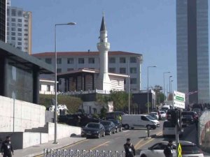 Cumhurbaşkanı Erdoğan, cuma namazını Hacı Nusret Yıldırım Camii’nde kıldı