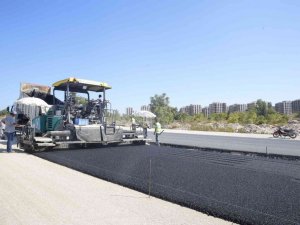 Kepez-Santral yollarında asfalt çalışması