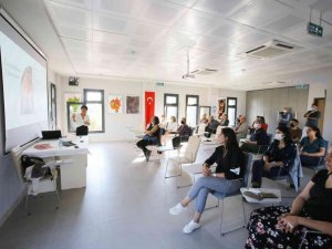 Efes Tarlası Yaşam Köyü’nde doğal beslenme anlatıldı