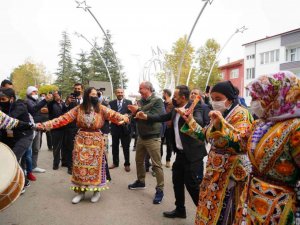 İnce: "Biz ilkeli bir siyasetten yanayız, Diyarbakır’a gidip özerklik konuşup, Yozgat’ta Kandil bombacısı olamayız"