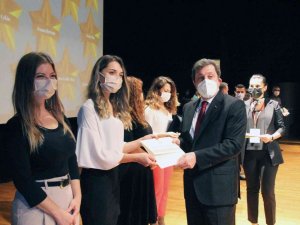 Eğitimde ‘İyi Örnekler’ ödüllendirildi
