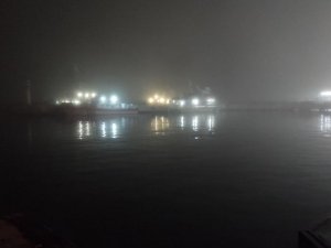 Çanakkale Boğazı yoğun sis nedeniyle gemi trafiğine kapandı