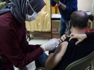 TURKOVAC Faz-3 için gönüllüler aşılanmaya başlandı