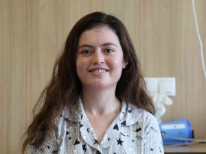 19 yaşındaki Emine Mutlu, 11 yıldır bağımlı olduğu oksijen cihazından, ‘organ bağışı’ ile kurtuldu