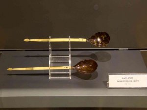 Sadece müzelerde rastlanılabilen bu kaşıklar kaplumbağa kabuğundan yapılıyordu