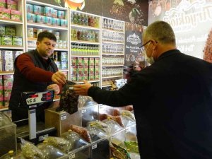 Kış aylarının yaklaşmasıyla aktarlara rağbet arttı