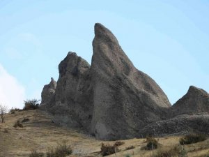 Kimine göre ‘Veli Bacaları’, kimine göre ‘Ejderha Kayalıkları’