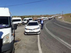 Sason’dan 500 araçlık konvoy, Cumhurbaşkanı Erdoğan’ı karşılamak için yola çıktı