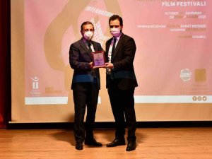 Başarılı yapımcı ve yönetmenler ödüllendirildi