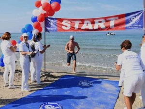 Kuşadası’nda kulaçlar üniversite öğrencileri için atıldı