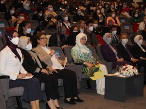 Emine Erdoğan: “Çağımızda güçlü bir ülkenin üç bileşeni vardır: Güçlü kadın, güçlü aile ve güçlü toplum"