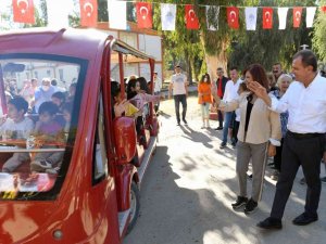 Seçer, Tarsus Gençlik Kampında ’Halk Günü’ etkinliğine katıldı