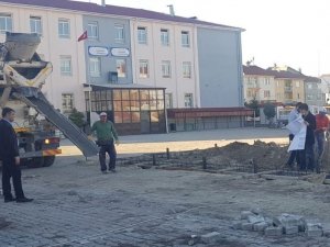 Aslanapa’da çok amaçlı oyun alanı yapımına başlandı