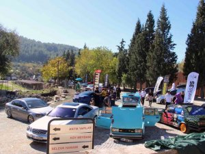 Antik kentte araba fuarı