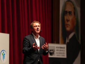 Sinan Meydan Atatürk ve Cumhuriyeti anlattı