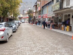 Sular altında kalacak ilçede trafik sorununa Karadeniz usulü çözüm