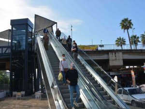 Tarsus’ta yeni bir üst geçit kullanıma açıldı