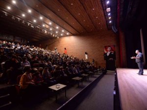 Altıeylül’de tiyatro günleri başladı