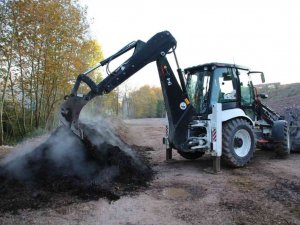 Atıklar komposta dönüşüyor