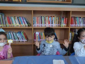 Keçiören’deki miniklere kitap sevgisi aşılanıyor
