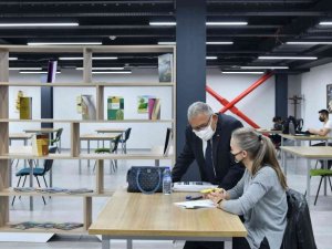 Büyükşehir’in 2 kütüphanesinde yeni saat düzenlemesi