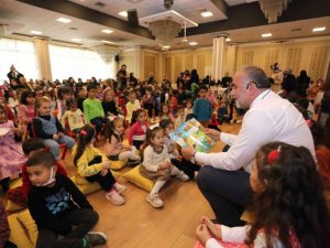 Canik’te minikler, Başkan Sandıkçı’dan masal dinledi