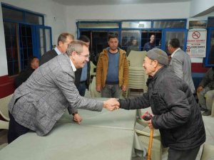 Ayvalık Belediye Başkanı Ergin, mahalle ziyaretlerinde coşkuyla karşılanıyor