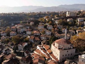 Tarihi evleriyle ünlü Safranbolu’da sonbahar güzelliği