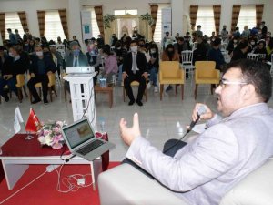 Manyas’ta Doğu Akdeniz’de güncel gelişmeler konferansı