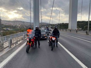 15 Temmuz Şehitler Köprüsü’nde Atatürk’e saygı duruşu