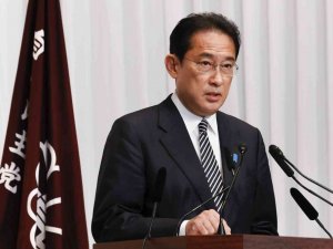 Japonya’da Fumio Kishida resmen başbakan oldu