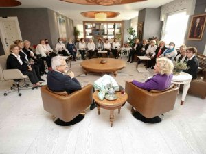 Nilüfer Kadın Korosu’ndan Başkan Erdem’e ziyaret