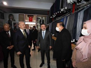 Ulaştırma ve Altyapı Bakanı Karaismailoğlu Sincan’da esnafı ziyaret etti