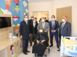 Başkan Esat Öztürk, çocuk hasta odasının açılışını yaptı
