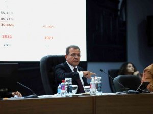 Başkan Seçer’in borçlanma talebi bir kez daha reddedildi