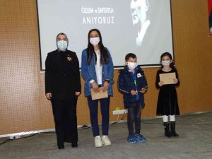 Hisarcık’ta başarılı öğrenciler ödüllendirildi
