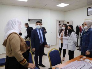 Kaymakam Mehmet Tunç,  ADEM kursiyerleriyle bir araya geldi