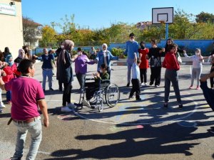 MYO öğrencileri ile özel eğitim öğrencileri bir araya geldi
