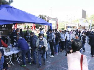 Büyükşehir Belediyesi’nden Atatürk için pilav hayrı