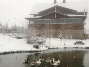 Giresun yaylaları beyaza büründü