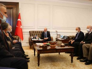 Bakan Soylu polis emeklileri ile bir araya geldi