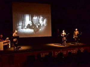 ’Bu Kalp Seni Unutur mu’ oyunu ayakta alkışlandı