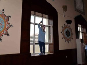 Camiler cuma namazı için pırıl pırıl