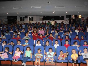 Alanya’da sezonun ilk çocuk oyunu ‘Yağmur Taşı’ gösterime giriyor