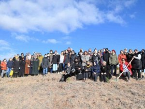 180 kadın kursiyerler 180 fidanı toprakla buluşturdu