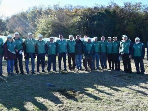 Altınova’da fidanlar toprakla buluştu