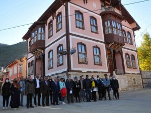 Başkan Akkaya üniversiteli gençlerle buluştu