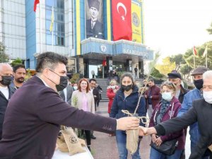 Buca Belediyesi’nden vatandaşlara 3 bin fidan