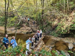 İzci liderleri ve sağlık çalışanlarından doğa yürüyüşü
