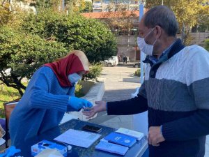 Dünya Diyabet Günü etkinlikleri kapsamında ücretsiz kan şekeri ölçtüler